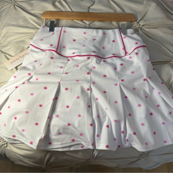 NWT Nanette Lepore White Tennis Skirt Skort w Hot Pink Sunbursts Size Small - Picture 15 of 15
